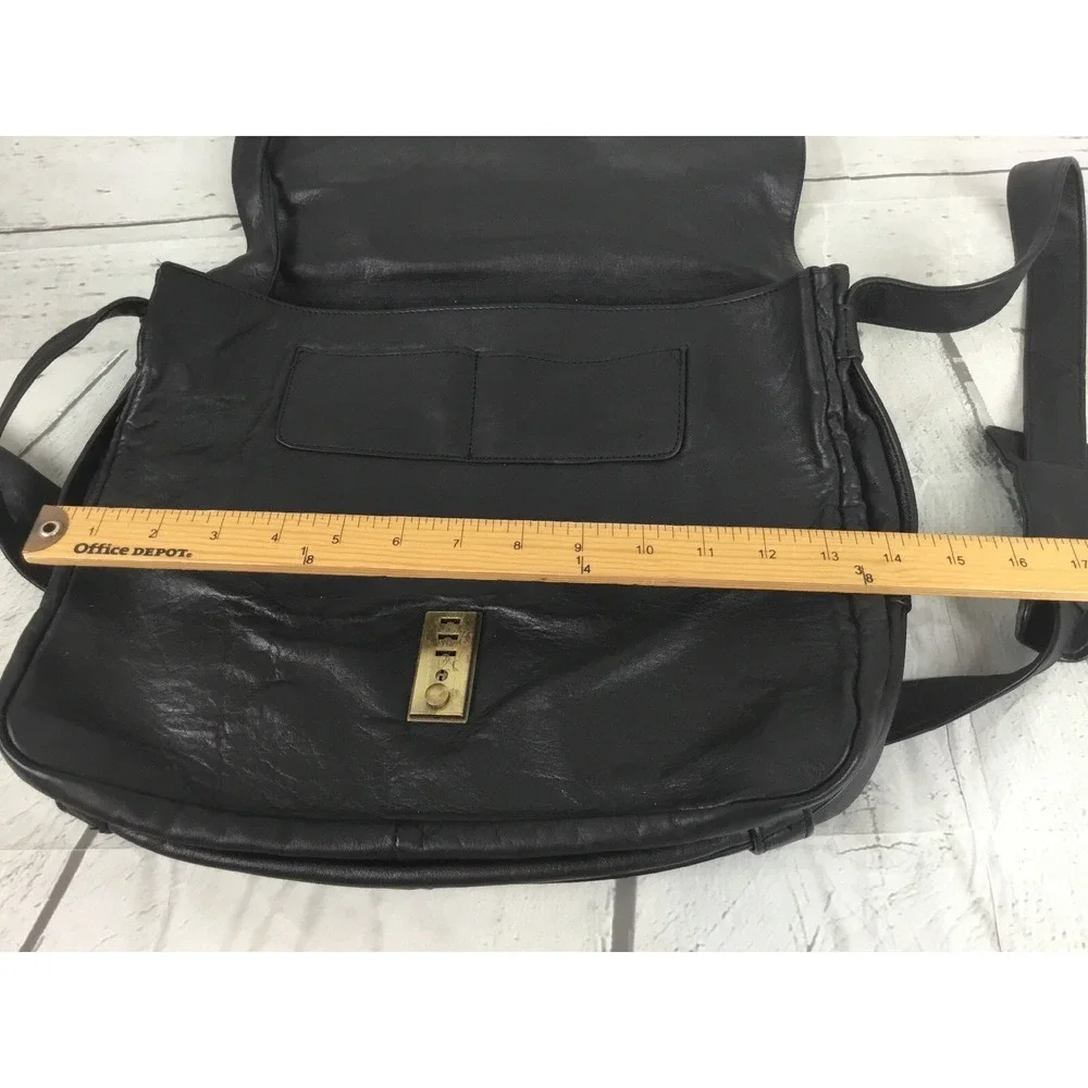 BREE Messenger Bag Crossbody Briefcase‎ Travel Shoulder Bag Smooth Leather Black
